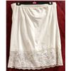 Image 1 : GARAGE WOMENS WHITE SPANDEX & LACE SKIRT SIZE LG