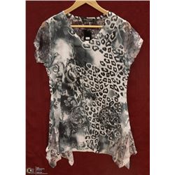 TEMPTATION WOMENS SHORT SLEEVE LACE BACK AND