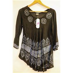 SHORELINE WOMENS 3/4 LENGTH FLARE BOTTOM SHIRT