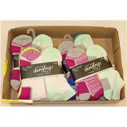 FLAT OF 24 NEW LADIES SOCKS SIZE 9-11