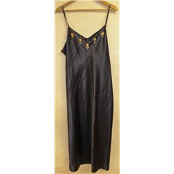 CAULFIELD SATIN STYLE AND EMROIDERED NEGLIGEE
