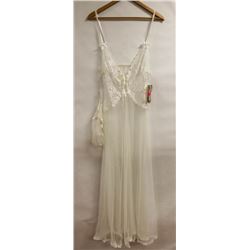 FARIS SHEER AND LACE WOMENS NEGLIGEE WITH THONG