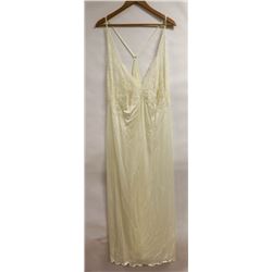 SHADOWLINE SATIN STYLE WITH LACE TOP