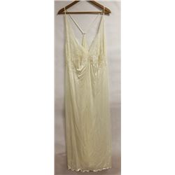 SHADOWLINE SATIN STYLE WITH LACE TOP