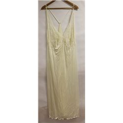 SHADOWLINE SATIN STYLE WITH LACE TOP IVORY