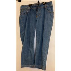 APT.9 WOMENS DENIM CAPRI SIZE 12