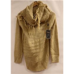 WOMENS KNIT FRAYED NECK LONG SLEEVE SWEATER