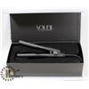 Image 2 : SOLIEL MINI BLACK FLAT IRON WITH CERAMIC PLATES