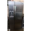 Image 1 : GE STAINLESS SIDE BY SIDE FRIDGE FREEZER WITH