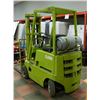 Image 2 : CLARK MODEL C-300 - 30LP GREEN FORK LIFT