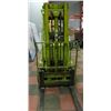 Image 6 : CLARK MODEL C-300 - 30LP GREEN FORK LIFT