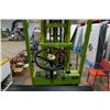Image 7 : CLARK MODEL C-300 - 30LP GREEN FORK LIFT