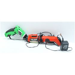 BOX WITH 2 CORDLESS SCREWDRIVERS