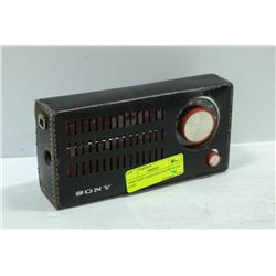 1960S SONY PORTABLE RADIO WITH CASE