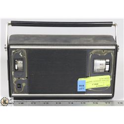 VINTAGE JAPANESE TRANSISTOR RADIO AS IS