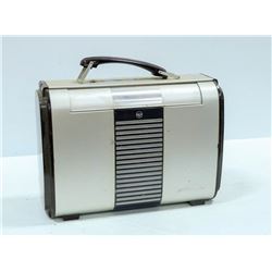 1940'S RCA TRANS ATLANTIC PORTABLE RADIO