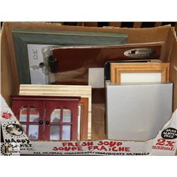 LOT OF PICTURE FRAMES