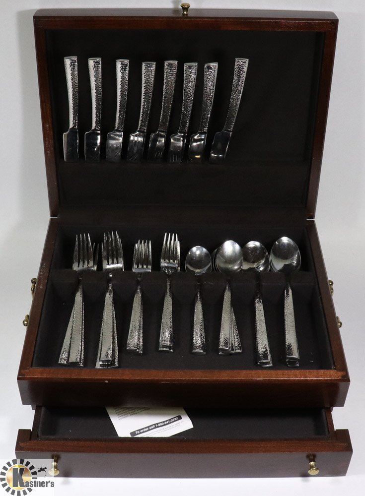 SILVERWARE BOX WITH SILVERWARE
