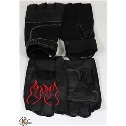 PAIR OF UFC TRAINING GLOVES - MEN'S SIZE