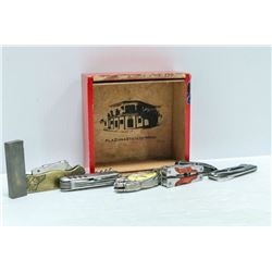 WOODEN BOX WITH 6 KNIVES