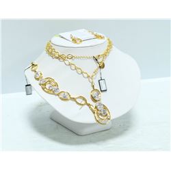 DISPLAY STAND WITH NEW FIFTH AVENUE