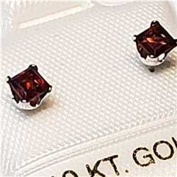 10K WHITE GOLD GARNET(JANUARY BIRTHSTONE)