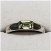 Image 1 : STERLING SILVER PERIDOT RECTANGLE RING (~SIZE 6)