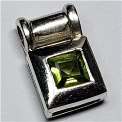 SILVER PERIDOT SQUARE PENDANT (~WEIGHT 1.82G)