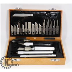 CARVING SET