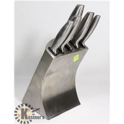 STAINLESS BLOCK WITH KNIVES