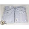 Image 1 : LOT OF TWO MENS SIZE 4-XL VAN HEUSEN DRESS SHIRTS