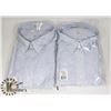 Image 1 : LOT OF TWO MENS SIZE 4-XL VAN HEUSEN DRESS SHIRTS
