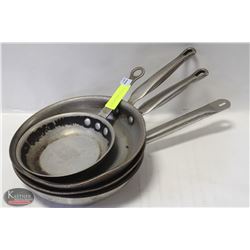 LOT OF 4 ASSORTED FRYING PANS