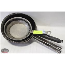 LOT OF 4 ASSORTED FRYING PANS