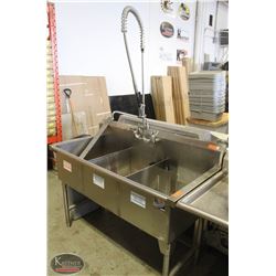 BAILIFF SEIZURE: 3 WELL STAINLESS STEEL SINK