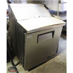 TRUE SINGLE-DOOR REFRIGERATED PREPSTATION