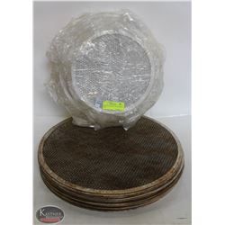 STACK OF ASSORTED PIZZA CRISPER PANS