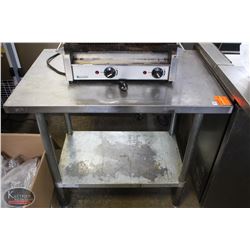 BAILIFF SEIZURE 3' EFI STAINLESS STEEL PREP-TABLE