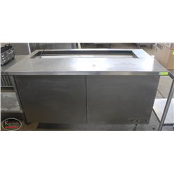 TRUE 2-DOOR REFRIGERATED PREPSTATION *NO LID