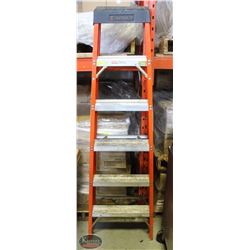 6' FEATHERLITE FIBERGLASS STEPLADDER