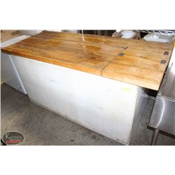 5' CHEST FREEZER W/ LARGE WOODEN TOP W/ HATCH