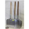 Image 1 : GROUP OF 3 VARIOUS COMMERCIAL PIZZA PADDLES