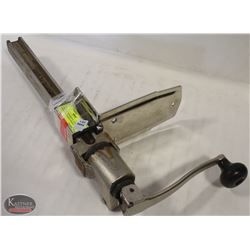 EDLUND TABLEMOUNT CAN OPENER W/ UNUSED MOUNT