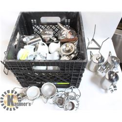 CRATE OF TABLETOP ACCESSORIES INCL: BUTTER BOWLS