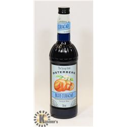 BOTTLE OF BLUE CURACAO SYRUP DRINK FLAVOURING