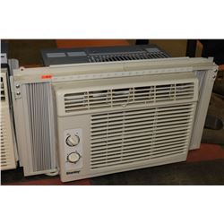 LOT OF 2 AIR CONDITIONER - WINDOW UNIT