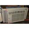 Image 1 : LOT OF 2 AIR CONDITIONER - WINDOW UNIT
