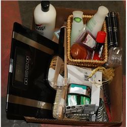 BOX W/ INTELLISCALE BATHROOM SCALE &