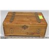 Image 1 : TREASURE CHEST TYPE VINTAGE WOOD CHEST