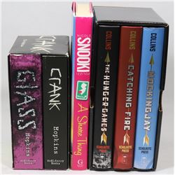 2 SETS OF BOOKS CRANK/ SUZANNE COLLINS